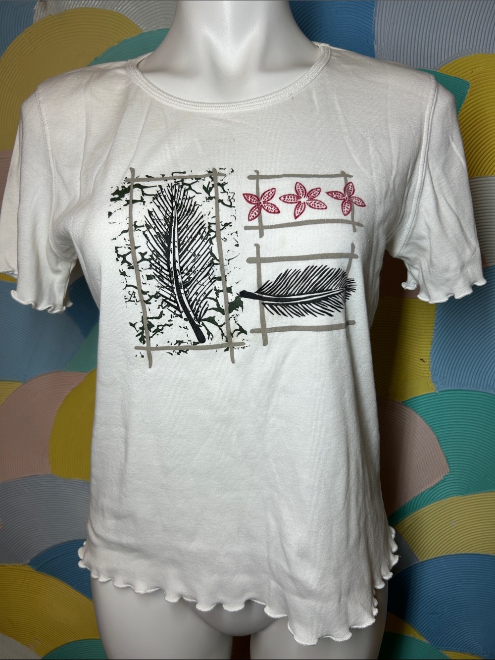 Jaclyn Smith Women’s White Graphic Feather Tee sz M